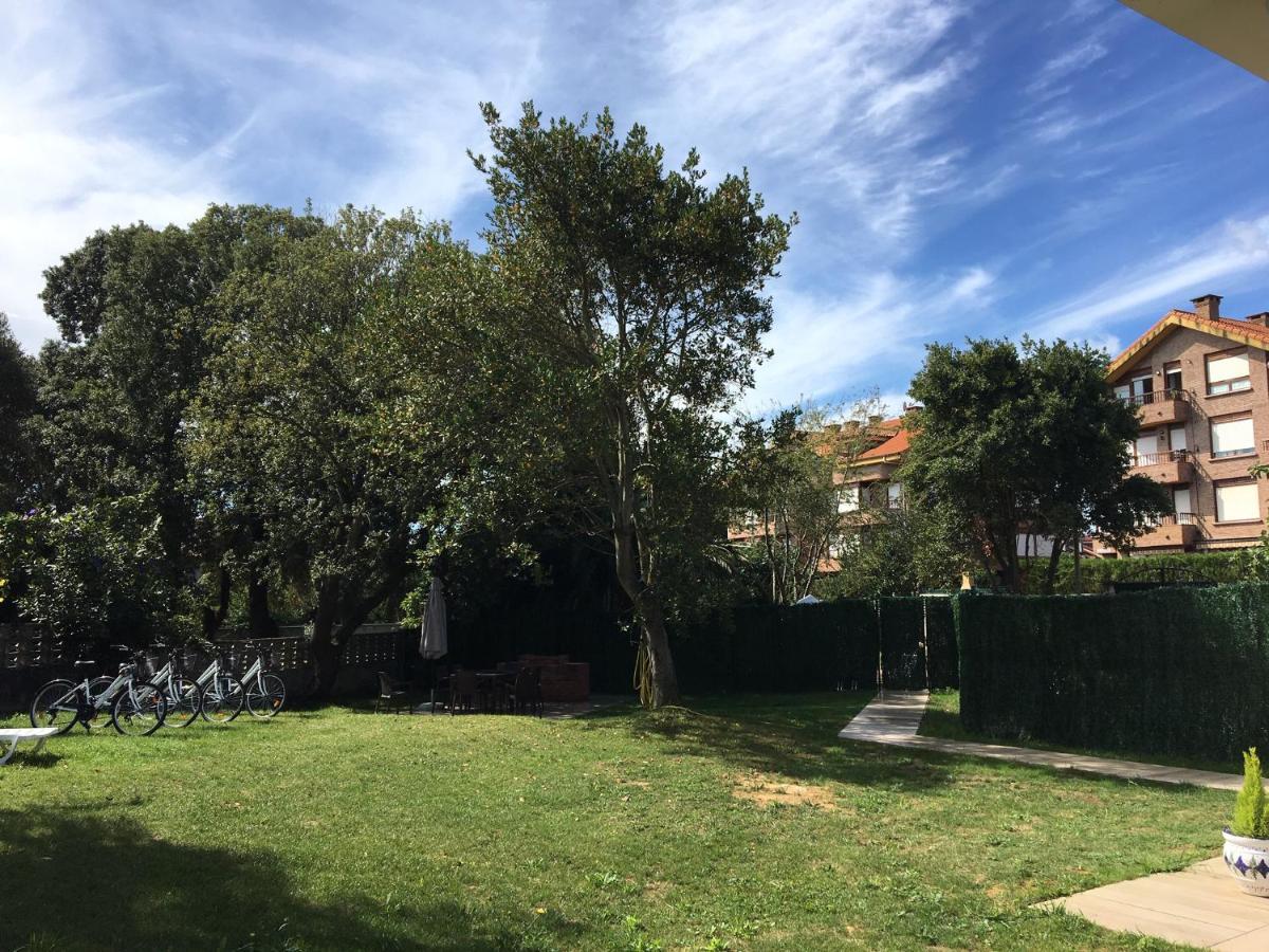 Casa Con Jardin Con 2 Alojamientos, Con Jardines No Compartidos Y Aparcamiento Privado *