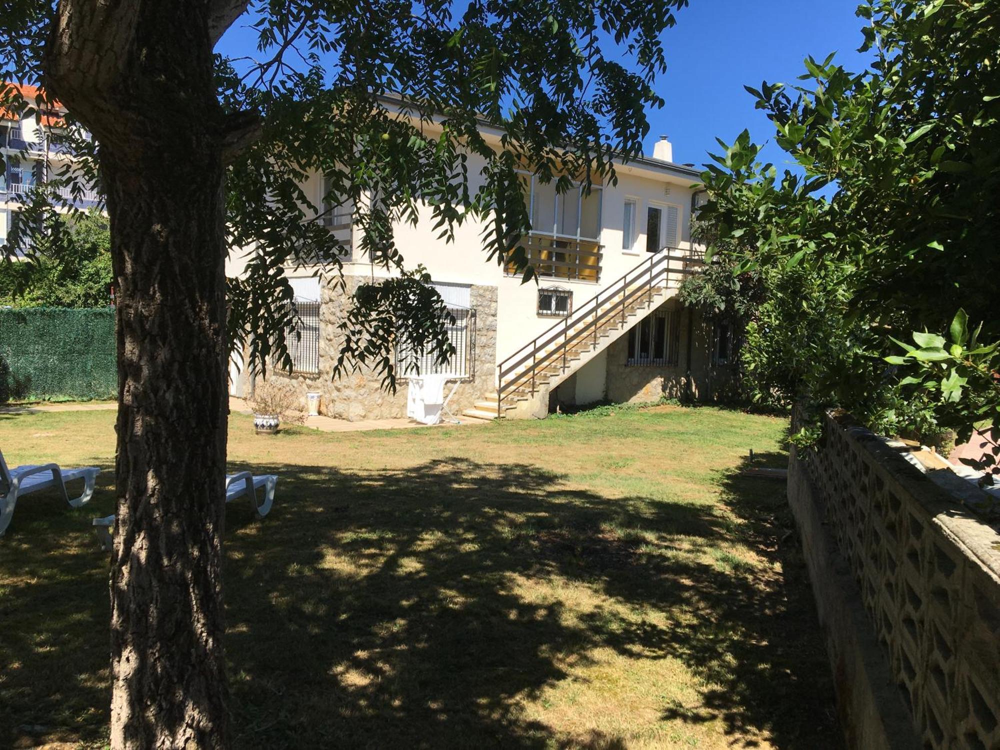 Casa Con Jardin Con 2 Alojamientos, Con Jardines No Compartidos Y Aparcamiento Privado Holiday home