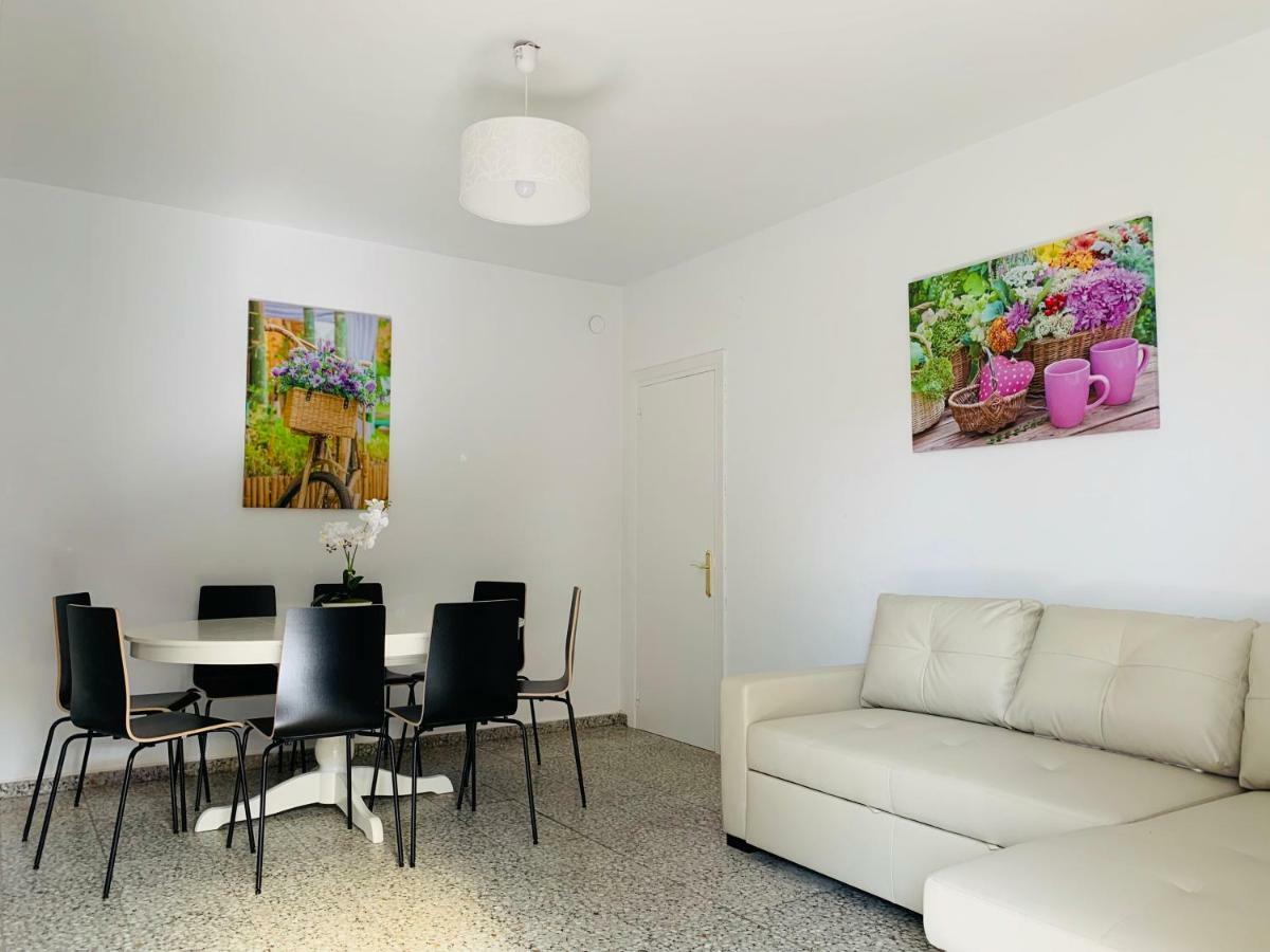 Casa Con Jardin Con 2 Alojamientos, Con Jardines No Compartidos Y Aparcamiento Privado