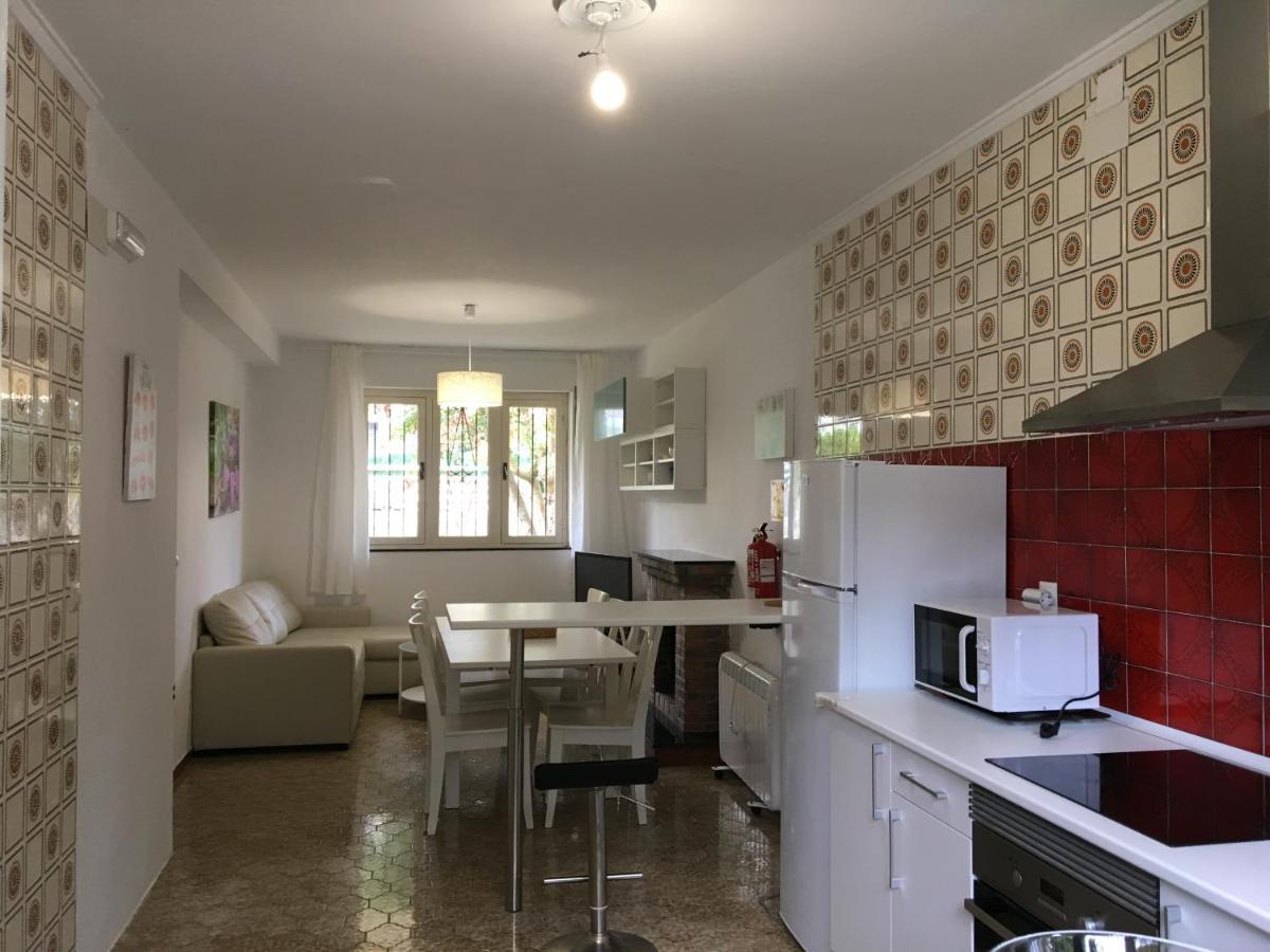 Casa Con Jardin Con 2 Alojamientos, Con Jardines No Compartidos Y Aparcamiento Privado *