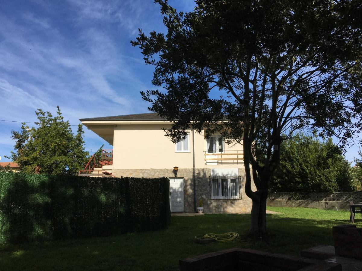 Casa Con Jardin Con 2 Alojamientos, Con Jardines No Compartidos Y Aparcamiento Privado * Noja